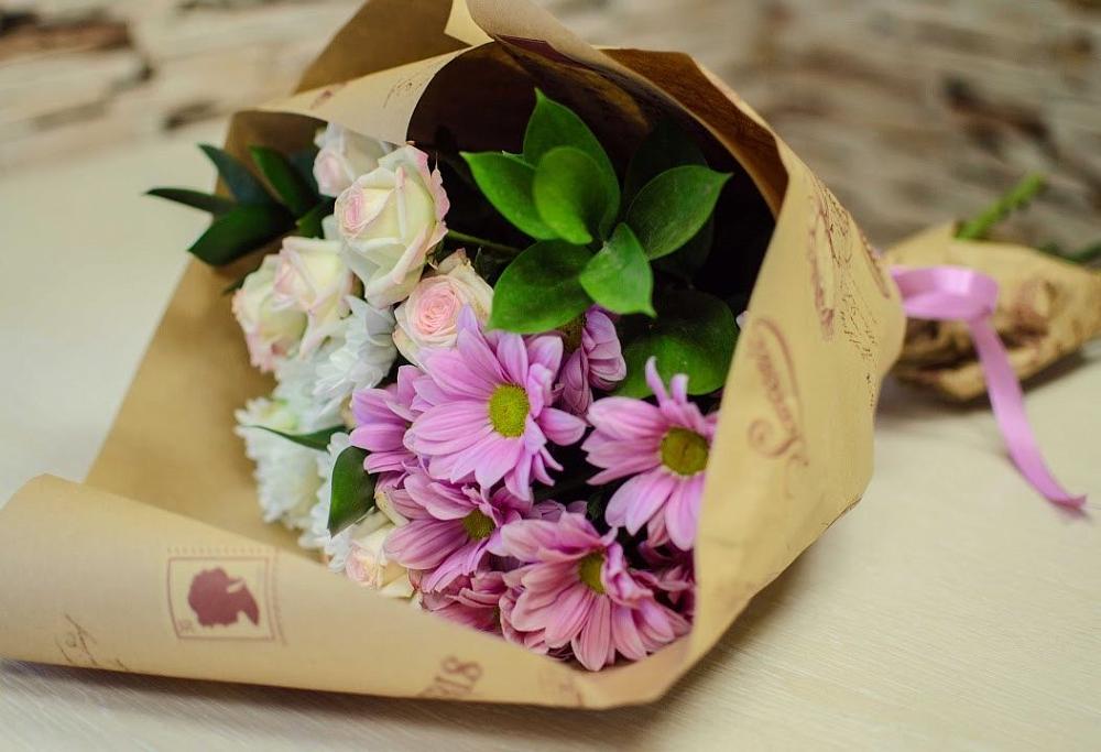 Букет цветов из: Розы и Хризантемы в Дигоре