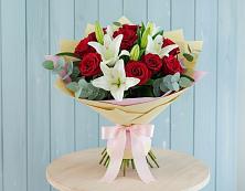 Букет цветов из:  Лилии и Розы в Дигоре