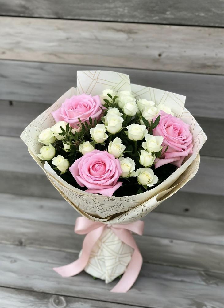 Букет цветов из: Розы в Дигоре