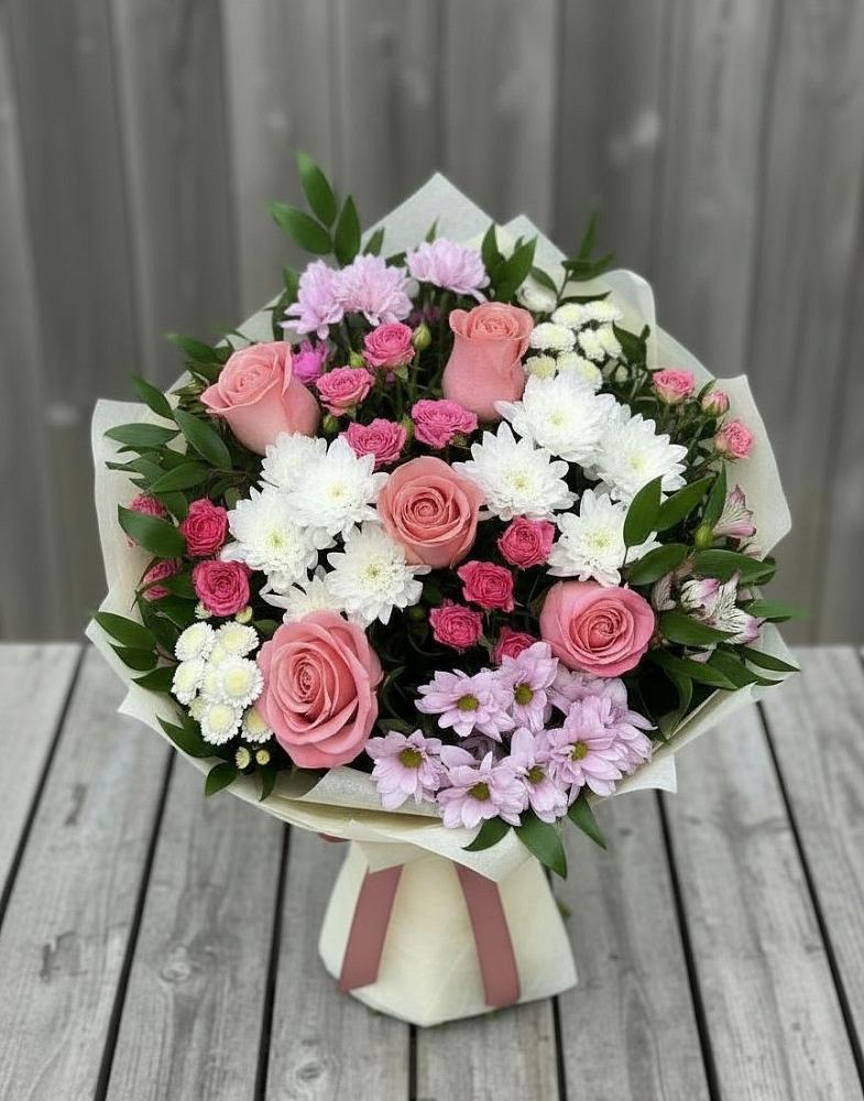Букет цветов из: Альстромерии, Гвоздики, Розы и Хризантемы в Дигоре