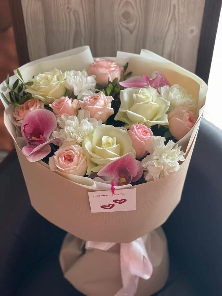 Букет цветов из: Орхидеи, Розы и Гвоздики в Дигоре