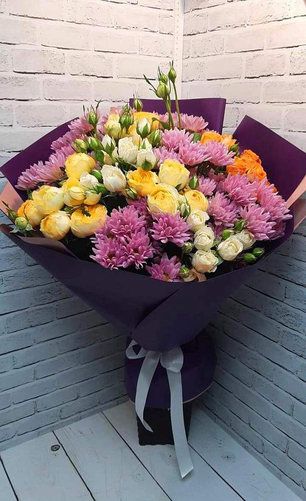 Букет цветов из: Хризантемы и Розы в Дигоре