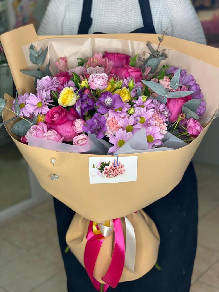 Букет цветов из: Хризантемы, Гвоздики и Альстромерии в Дигоре