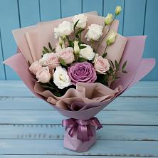 Букет цветов из:  Розы и Лизиантусы в Дигоре