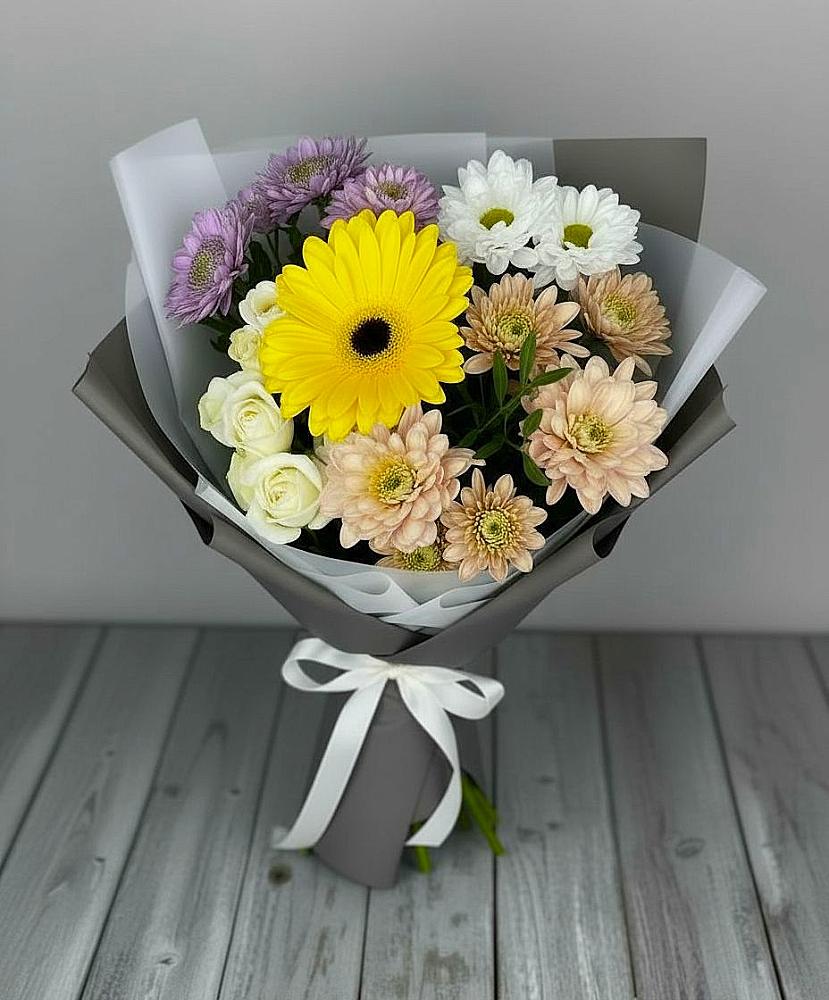 Букет цветов из: Розы, Герберы и Хризантемы в Дигоре