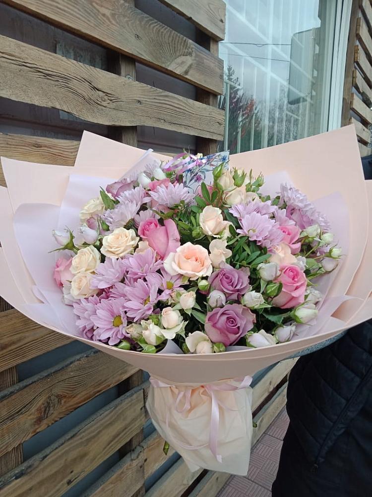 Букет цветов из: Розы и Хризантемы в Дигоре