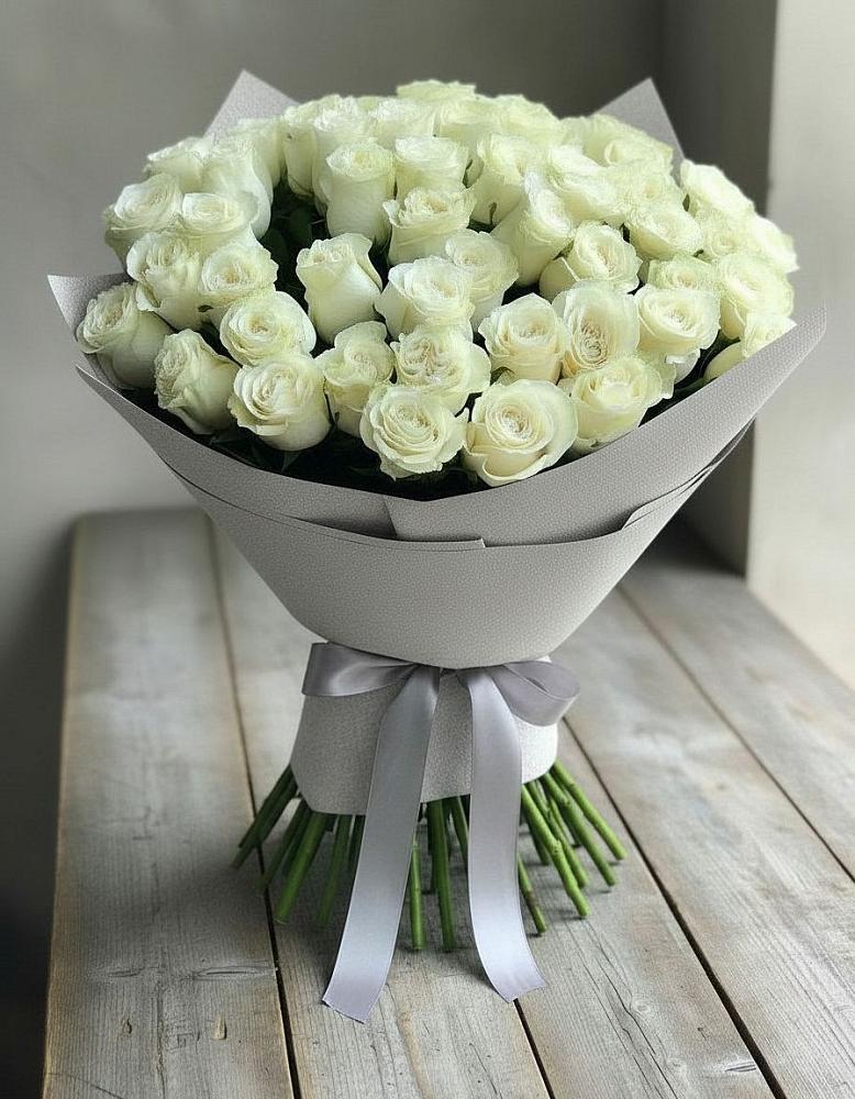Букет 35 Белых роз в Дигоре