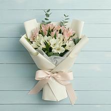 Букет цветов из:  Альстромерии в Дигоре