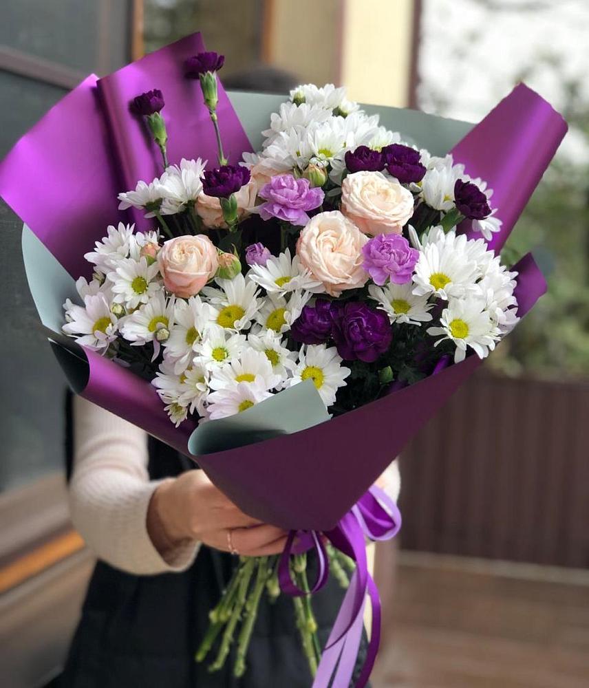 Букет цветов из: Хризантемы, Гвоздики и Розы в Дигоре