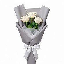 Букет 3 белые розы в Дигоре