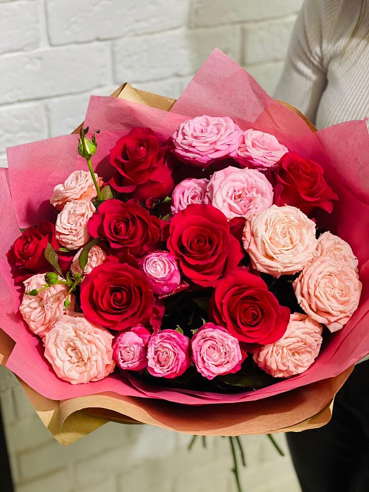 Букет цветов из: Розы в Дигоре