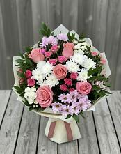 Букет цветов из:  Альстромерии, Гвоздики, Розы и Хризантемы в Дигоре