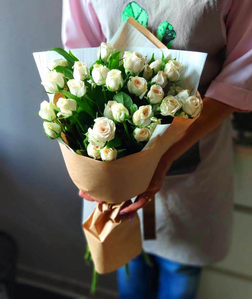 Букет цветов из: Розы в Дигоре