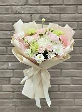 Букет цветов из:  Гвоздики, Розы, Лизиантусы и Хризантемы в Дигоре