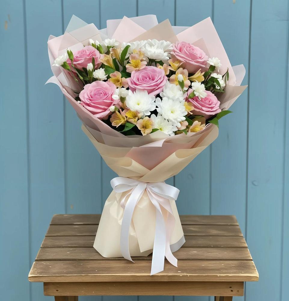 Букет цветов из: Гвоздики, Орхидеи и Розы в Дигоре