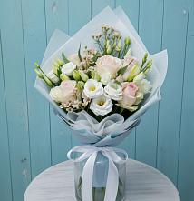 Букет цветов из:  Розы и Лизиантусы в Дигоре