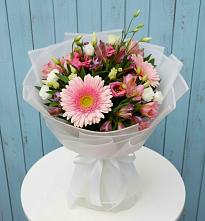 Букет цветов из:  Герберы, Альстромерии и Лизиантусы в Дигоре