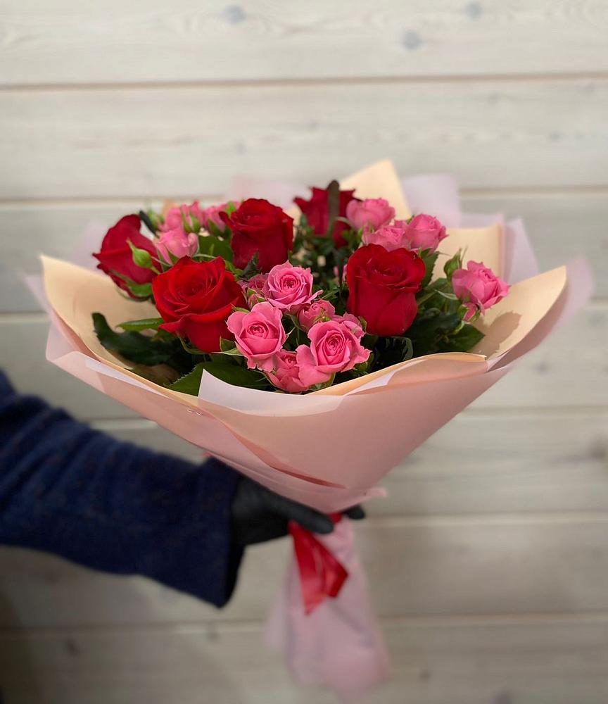 Букет цветов из: Розы в Дигоре