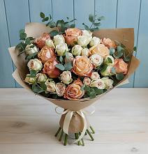Букет цветов из:  Альстромерии и Розы в Дигоре